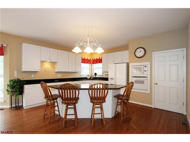 809 Castle Forest Ct, Ballwin, MO 63021 photo 11