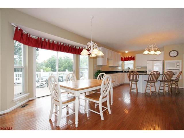 809 Castle Forest Ct, Ballwin, MO 63021 photo 8