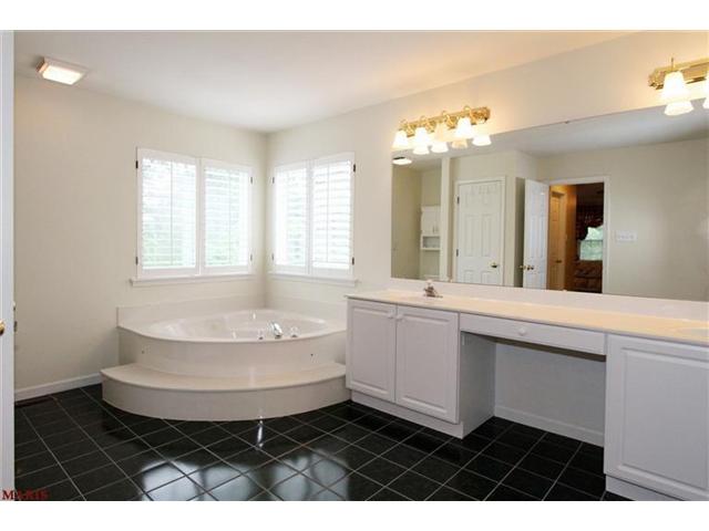 809 Castle Forest Ct, Ballwin, MO 63021 photo 16