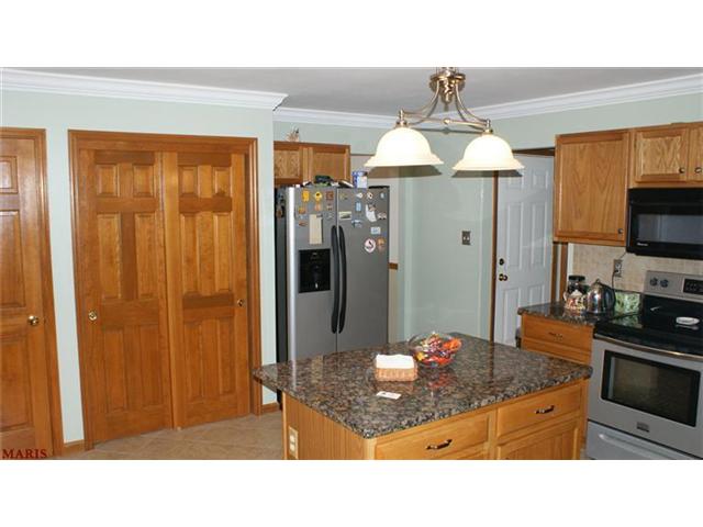 1802 Forest Trace Dr, O'fallon, MO 63368 photo 7