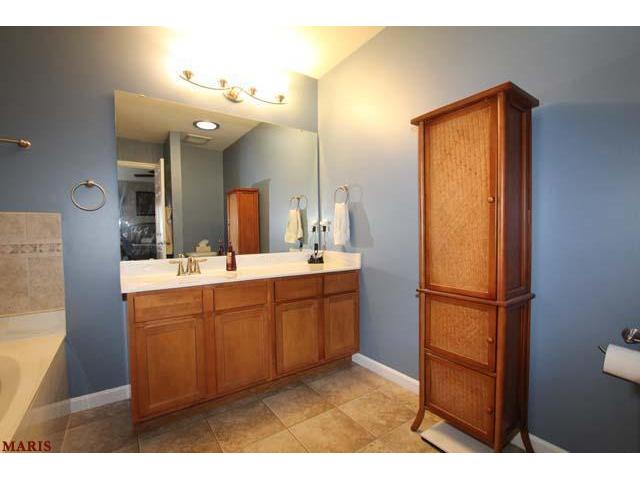 200 Spring Borough Dr, O'fallon, MO 63368 photo 13