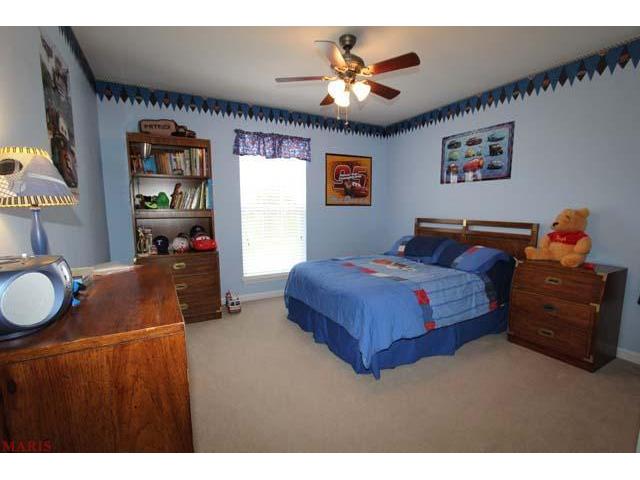 200 Spring Borough Dr, O'fallon, MO 63368 photo 16