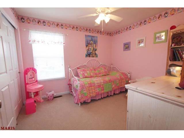 200 Spring Borough Dr, O'fallon, MO 63368 photo 17