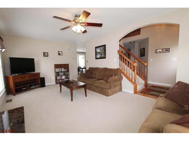 200 Spring Borough Dr, O'fallon, MO 63368 photo 4