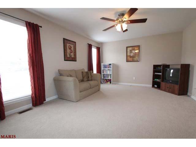 200 Spring Borough Dr, O'fallon, MO 63368 photo 10