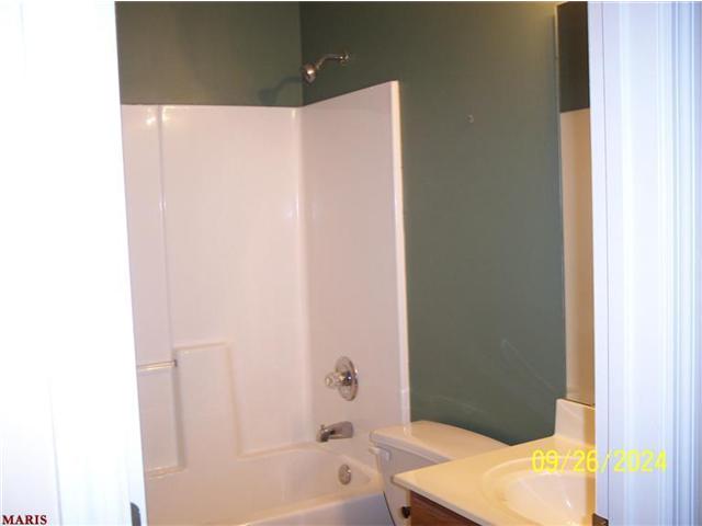 52 W Park Dr, O'fallon, MO 63366 photo 9