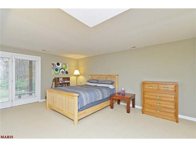 738 Ridgeview Circle Ln, Ballwin, MO 63021 photo 17