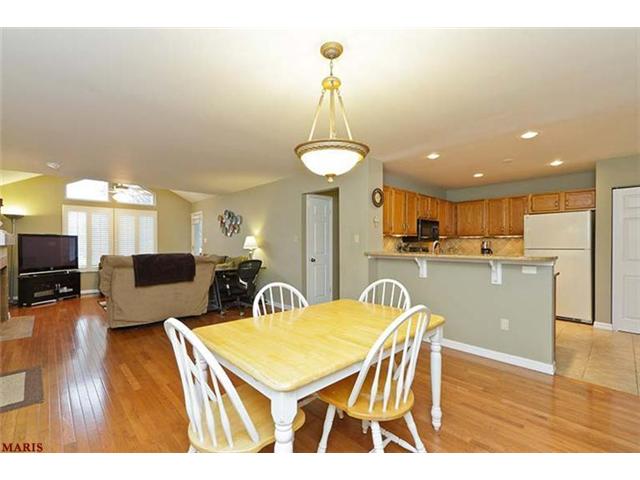 738 Ridgeview Circle Ln, Ballwin, MO 63021 photo 4
