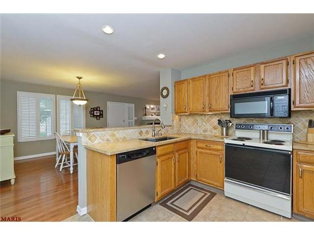 738 Ridgeview Circle Ln, Ballwin, MO 63021 photo 7