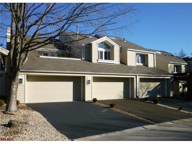 738 Ridgeview Circle Ln, Ballwin, MO 63021 photo 1
