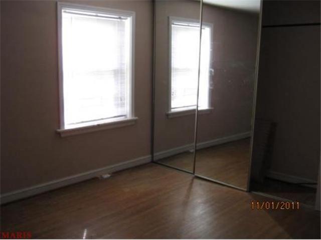 8054 Audrain Dr, Normandy, MO 63121 photo 3