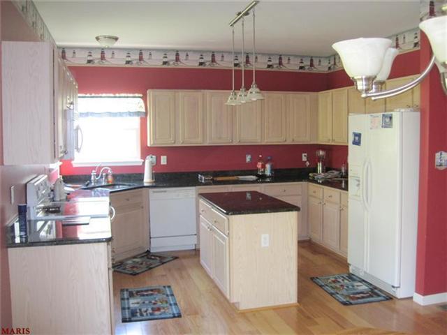 728 Longfellow Cir, O'fallon, MO 63366 photo 3