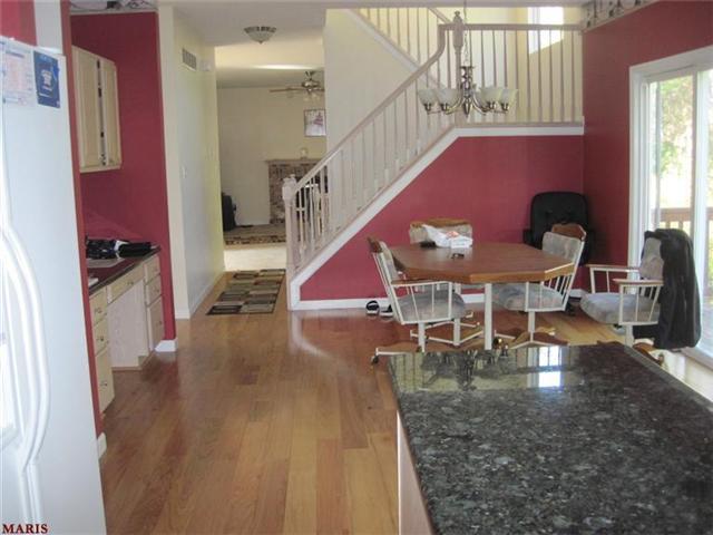 728 Longfellow Cir, O'fallon, MO 63366 photo 4