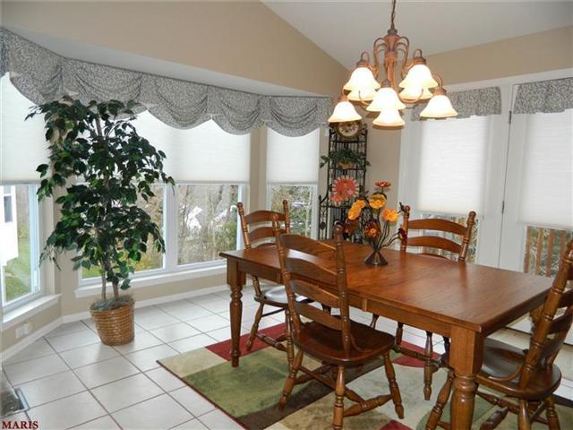 982 Shire Ln, Eureka, MO 63025 photo 5