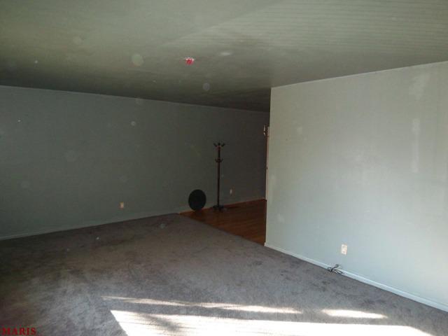 227 Olympia Dr, Ferguson, MO 63135 photo 5