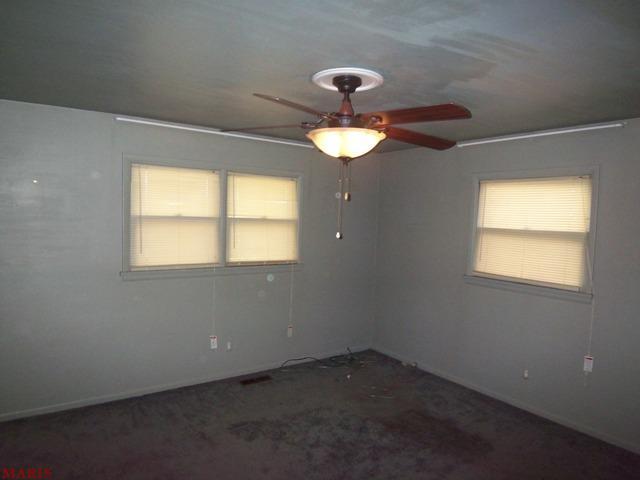 227 Olympia Dr, Ferguson, MO 63135 photo 9
