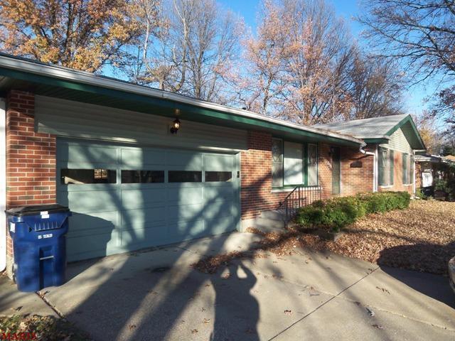 227 Olympia Dr, Ferguson, MO 63135 photo 2