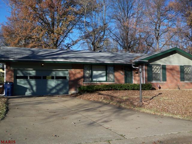 227 Olympia Dr, Ferguson, MO 63135 photo 1