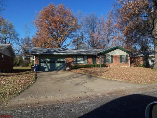 227 Olympia Dr, Ferguson, MO 63135 photo 3