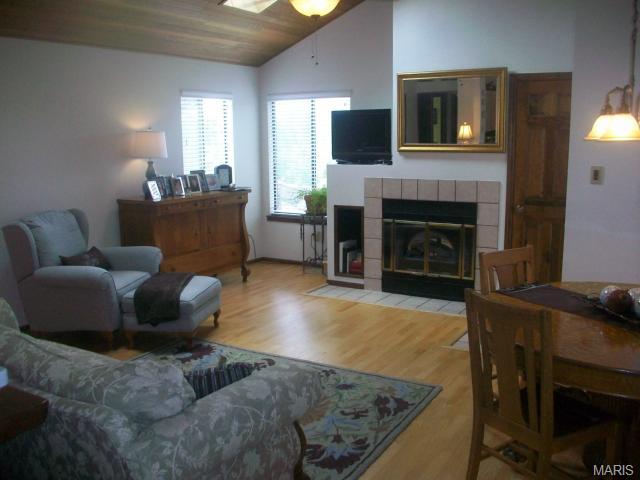709 Hemingway Ln, Weldon Spring, MO 63304 photo 4