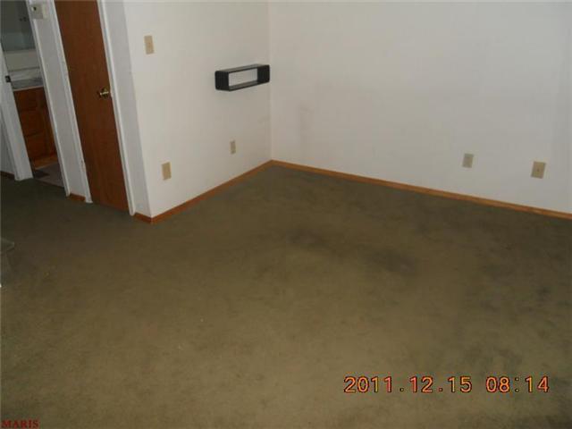 849 Portsdown Rd, Ballwin, MO 63011 photo 2