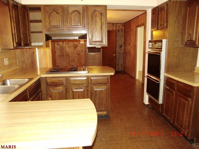 1337 Coburg Lands Dr, Saint Louis, MO 63137 photo 2