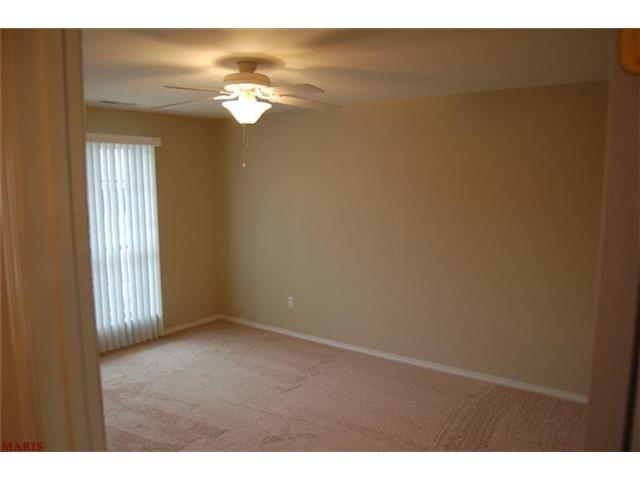 312 Hawks View Dr, O'fallon, MO 63368 photo 5