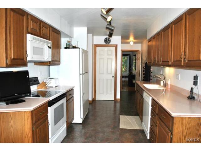 705 Windy Ridge Dr, Ballwin, MO 63021 photo 8
