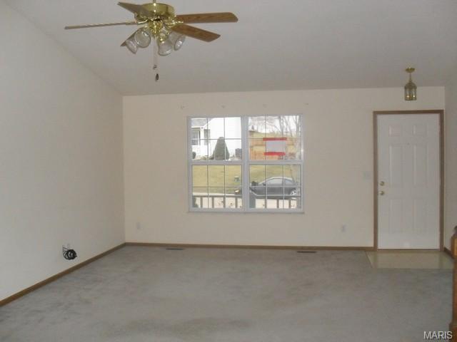 924 Lands End Cir, Saint Charles, MO 63304 photo 2