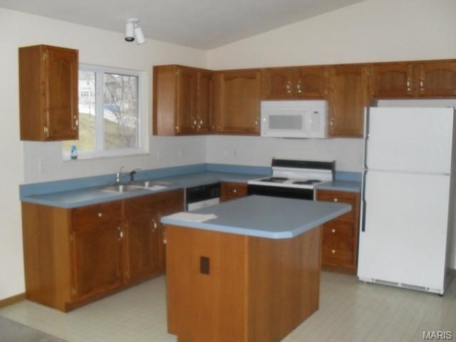 924 Lands End Cir, Saint Charles, MO 63304 photo 5
