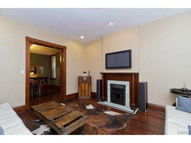 4334 S Compton Ave, Saint Louis, MO 63111 photo 4