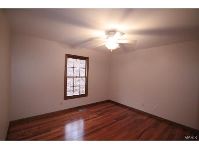 1064 Sheffield Forest Dr, Ballwin, MO 63021 photo 10