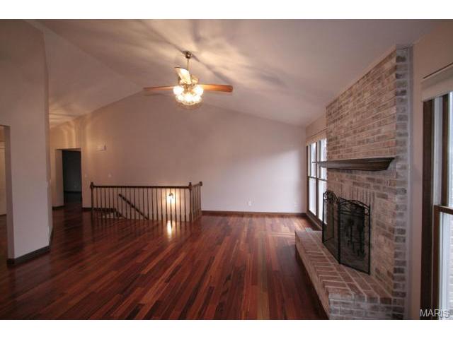 1064 Sheffield Forest Dr, Ballwin, MO 63021 photo 9
