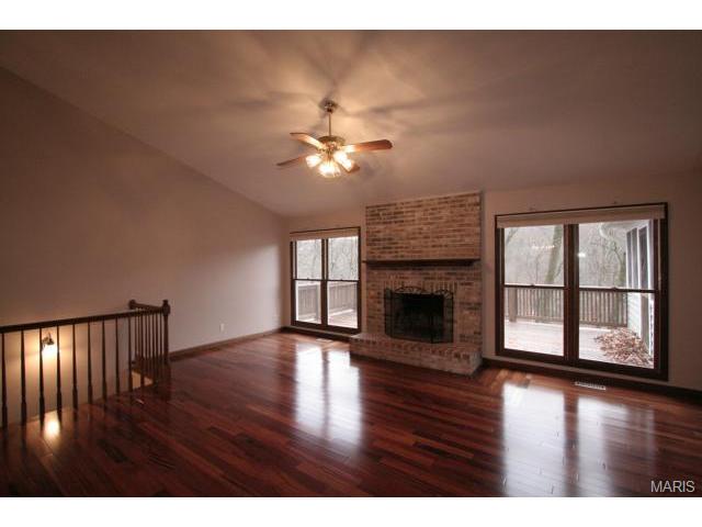 1064 Sheffield Forest Dr, Ballwin, MO 63021 photo 2