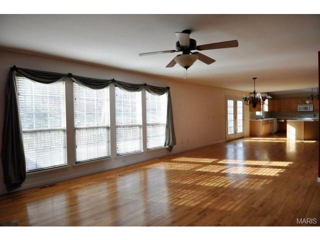 857 Castle Pnes, Ballwin, MO 63021 photo 15