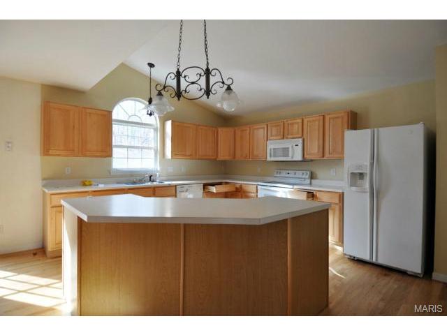 857 Castle Pnes, Ballwin, MO 63021 photo 17