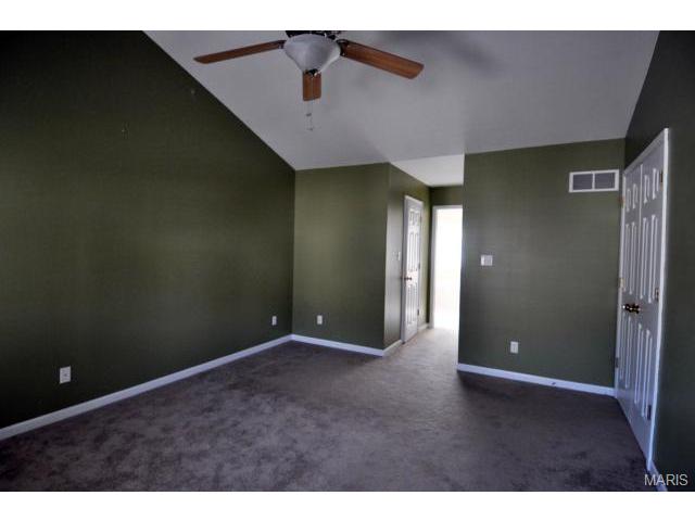 857 Castle Pnes, Ballwin, MO 63021 photo 32