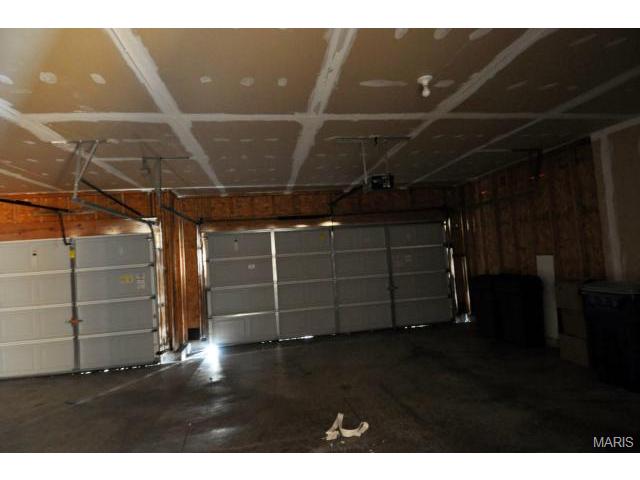 857 Castle Pnes, Ballwin, MO 63021 photo 24