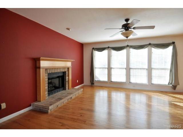 857 Castle Pnes, Ballwin, MO 63021 photo 12