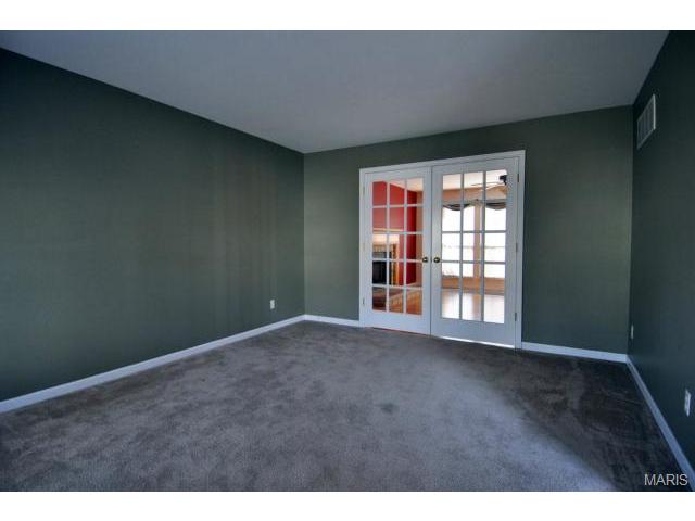 857 Castle Pnes, Ballwin, MO 63021 photo 8