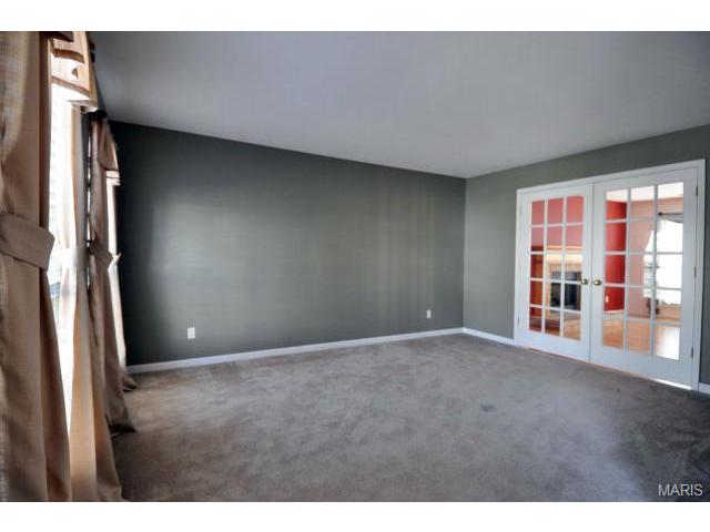 857 Castle Pnes, Ballwin, MO 63021 photo 7