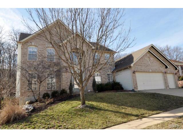 857 Castle Pnes, Ballwin, MO 63021 photo 2