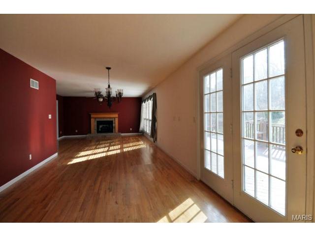857 Castle Pnes, Ballwin, MO 63021 photo 13
