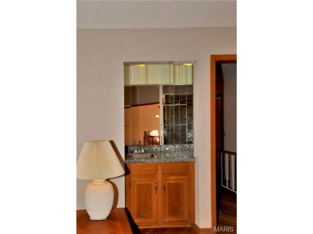 619 Valley Point Ln, Ballwin, MO 63021 photo 7