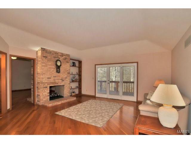 619 Valley Point Ln, Ballwin, MO 63021 photo 4