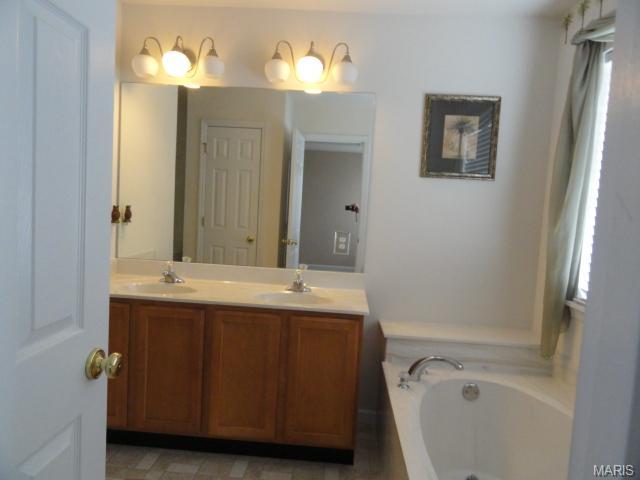 175 Roxbury Dr, O'fallon, MO 63366 photo 15