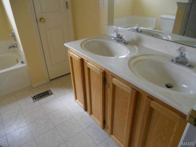 731 Top Notch Ln, Eureka, MO 63025 photo 9