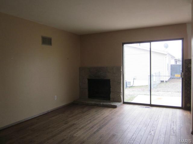 694 Twigwood, Ballwin, MO 63021 photo 4