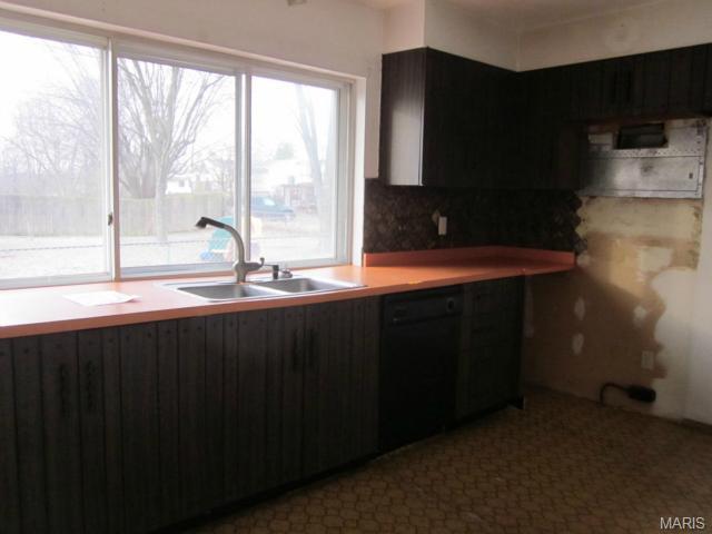 694 Twigwood, Ballwin, MO 63021 photo 2
