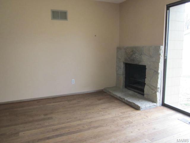 694 Twigwood, Ballwin, MO 63021 photo 3